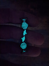 Load image into Gallery viewer, doodlegrip DNA strand Lapel Pin